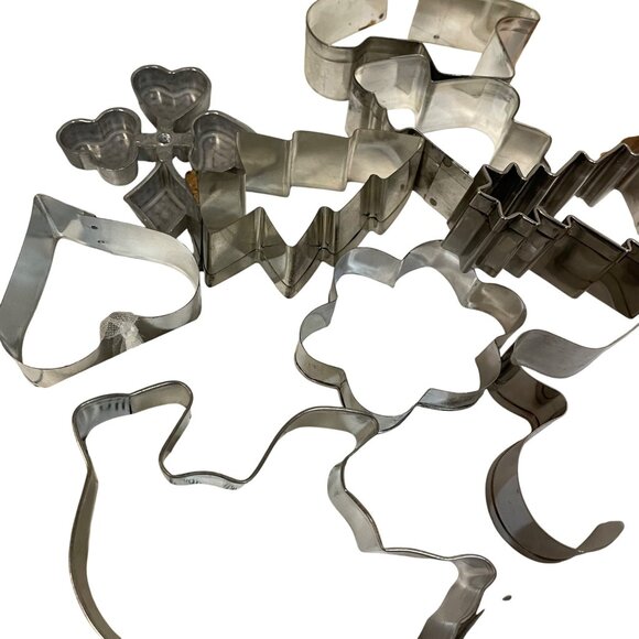 Celebrate It Metal Cookie Cutter Baking Set getting pieces - Picture 6 of 10